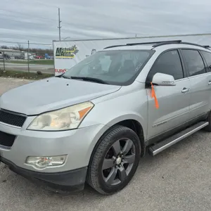 2009  Chevrolet  Traverse  LT 4dr SUV w/2LT