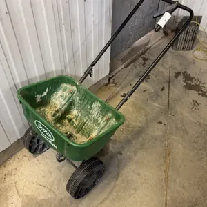 Scotts Turf Builder Push Lawn Spreader