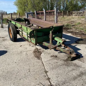 JOHN DEERE MANURE SPREADER