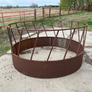 ROUND BALE FEEDER