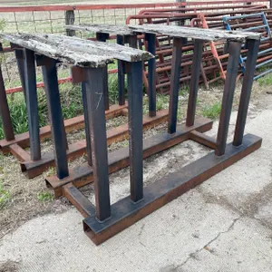 METAL STANDS