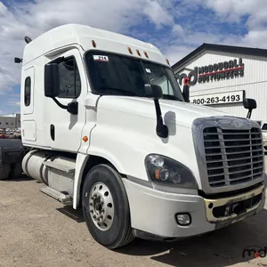2018 Freightliner T/A Sleeper Semi Truck