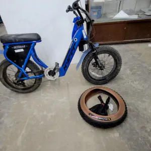 Hyper Ultra40 36V Electric Assist Fat Tire E-Bike with Extra Tire Needs Repair