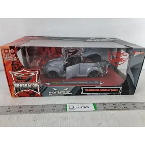 Maisto 1951 Volkswagen Cabriolet- NIB