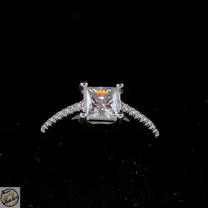 #4219-1.00CT GRA CERTIFIED PRINCESS CUT MOISSANITE