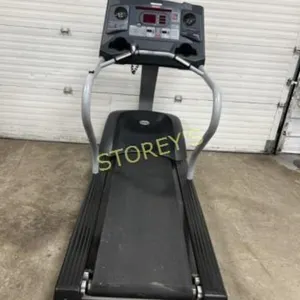 Star Trac Soft 8 Button Stop Comm. Treadmill