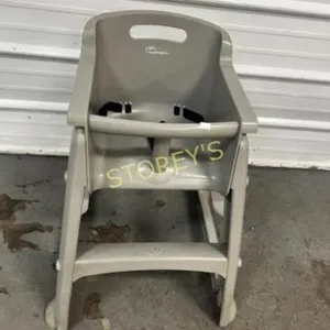 Rubbermaid high chair