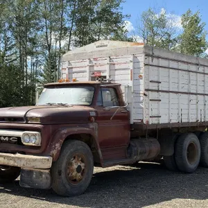 1965 GMC 980 Grain Truck