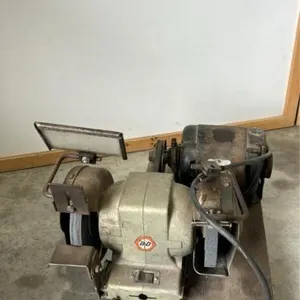 Bench grinder