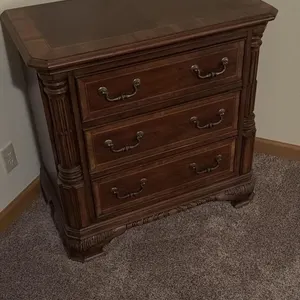 Riverside 3- Drawer Night Stand Chest 32x18x33 N
