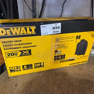Dewalt DCHJ093D1-M Heated Gear Men's Lightweight Puffer Heated Jacket, Medium, Black, 20V XR