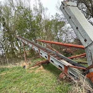 Stan Hoist elevator