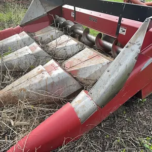 International 1044 corn head