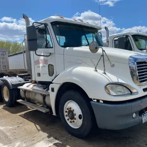 2007 FREIGHTLINER COLUMBIA DAY CAB SEMI TRUCK