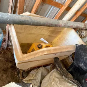 Loyal Poly-Tuf 7Bu Feed Cart