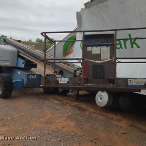 2005 Genie S-60 boom lift
