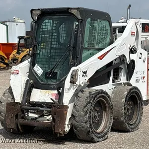 2018 Bobcat S590 skid steer loader