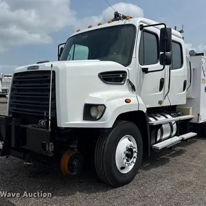 2013 Freightliner 108SD Crew Cab crane truck