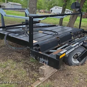 Hoelscher 1000  bale accumulator