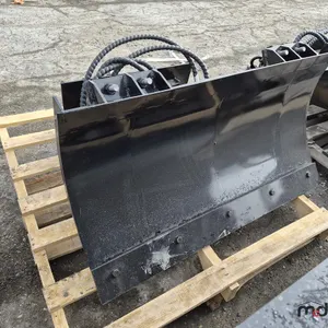 39" Mini Skid Steer Hydraulic Tilting Blade Attachment
 UNRESERVED