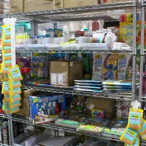 LARGE LOT OF CRAYOLA BRAND COLORING SETS, DIY