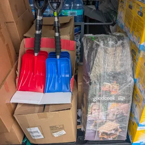 PALLET OF EXPANDABLE SHOVELS, BBQ STICKS AND MORE