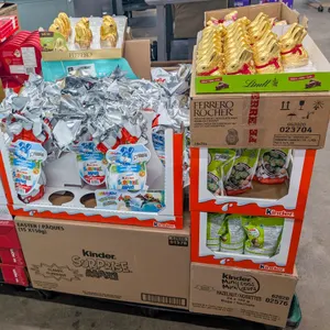 PALLET OF CHOCOLATES INCLUDES LINDT, KINDER, REESE