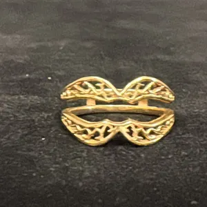 APPROX 14K LADIES WEDDING RING (3.7G)
