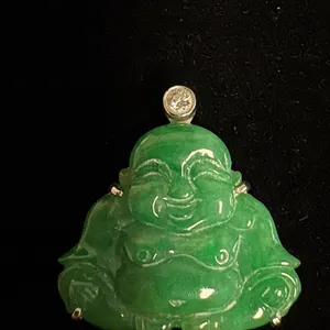 APPROX 18K PENDANT SET WITH JADEITE BUDDHA SET WITH DIAMOND (.02CT, 4.1G)