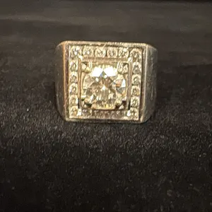 APPROX 18K MENS RING SET WITH DIAMONDS (.03-1.55CT, 16.8G)