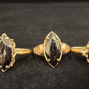 THREE APPROX 10K LADIES RINGS SET WITH HEMATITE (6.9G)