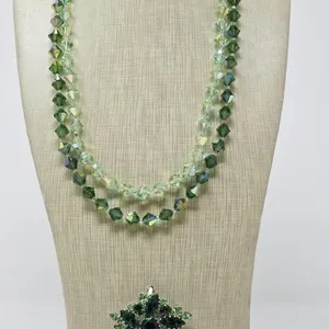 Vintage Emerald Green Austrian Brooch