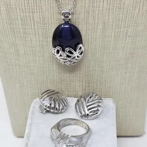 Labradorite & Silver Tone Pendant Necklace