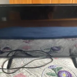 Sylvania flatscreen TV 32"
