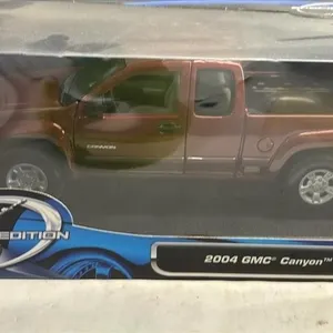 1/18 Maisto 2004 GMC Canyon Diecast truck