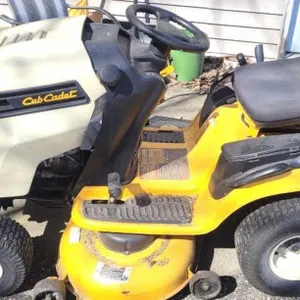 Cub Cadet LTX 1042 Riding Lawn Mower