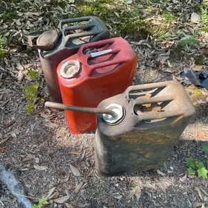 3 Jerry Cans