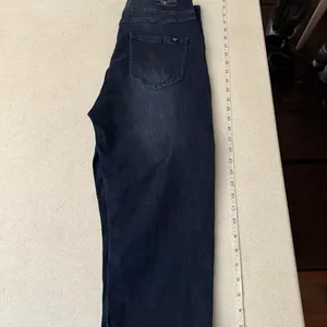 Carreli Jeans Capri Pull-On - Blue Denim, Size 6/29-$100