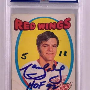 1971-72 O‑Pee‑Chee Marcel Dionne Rookie Autographed Card (PSA Verified)