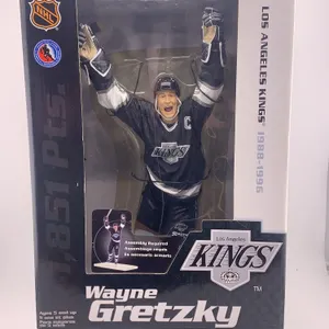 1998-99 McFarlane Toys NHL Wayne Gretzky Los Angeles Kings Action Figure
