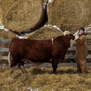 Cor Pas w/ Steer Neuman-Three Trails Home 4-H Club