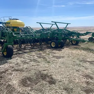 2005 John Deere 1820 XH  41' Air Hoe Drill with John Deere 1920 H Air Cart 41', SN: A01820X710426.