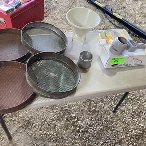 Labtronics Harvest Smart Weight Tester, 1/2 L measure, funnel, grain sieves, (2) Canola Ruler and (2) Rollers.