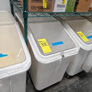 Cambro Plastic Food Storage Bin