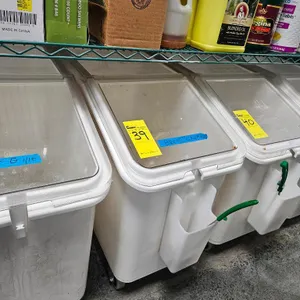 Cambro Plastic Food Storage Bin