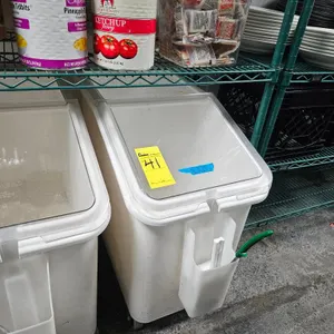 Cambro Plastic Food Storage Bin