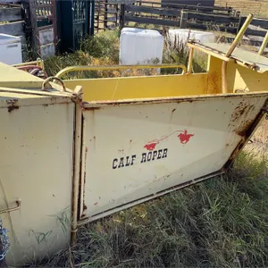 CALF ROPER Calf Tipping Table