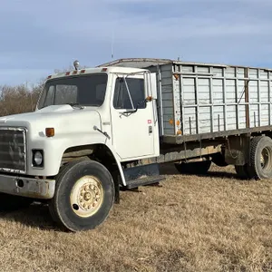 1979 INTERNATIONAL 1824 S Series s/a Grain Truck w/ 17' Wood Box & Nordic Hoist