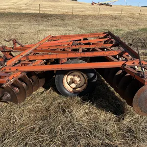 CASE 14 Ft. Disc, 19” Smooth Blades, 7” Spacing, 7.60-15 Tires