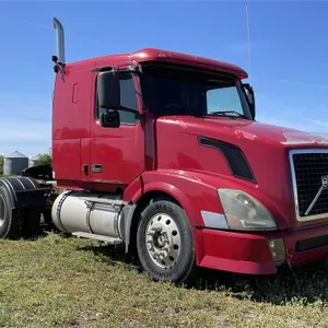2004 VOLVO Highway Tractor w/ Sleeper, 1,862,902 KM., Volvo D12 Diesel